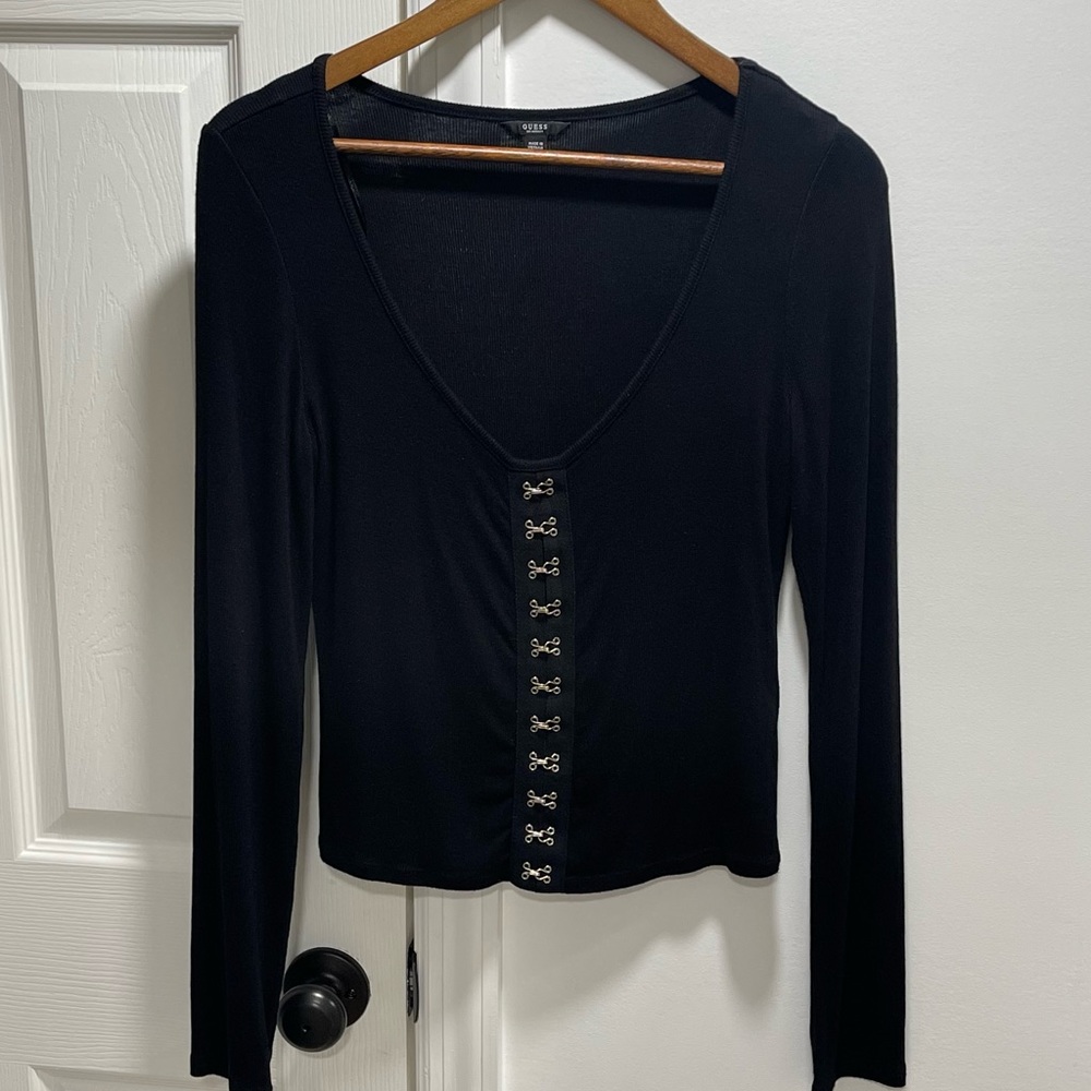 Woman’s Guess Long Sleeved Top